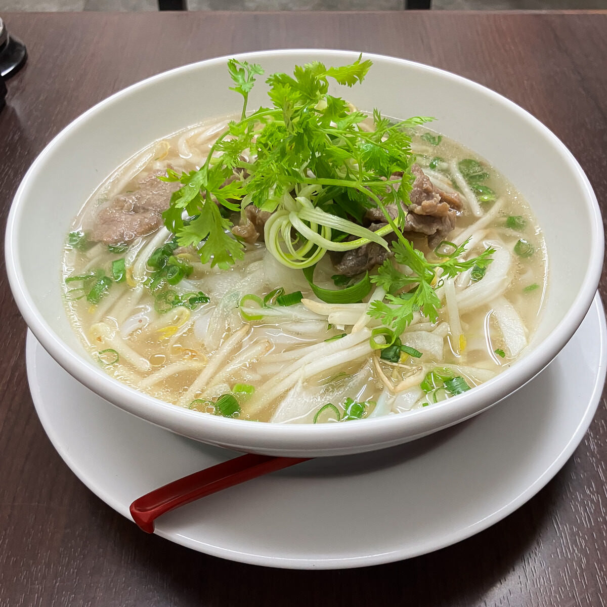 近所のお店で食べたフォー